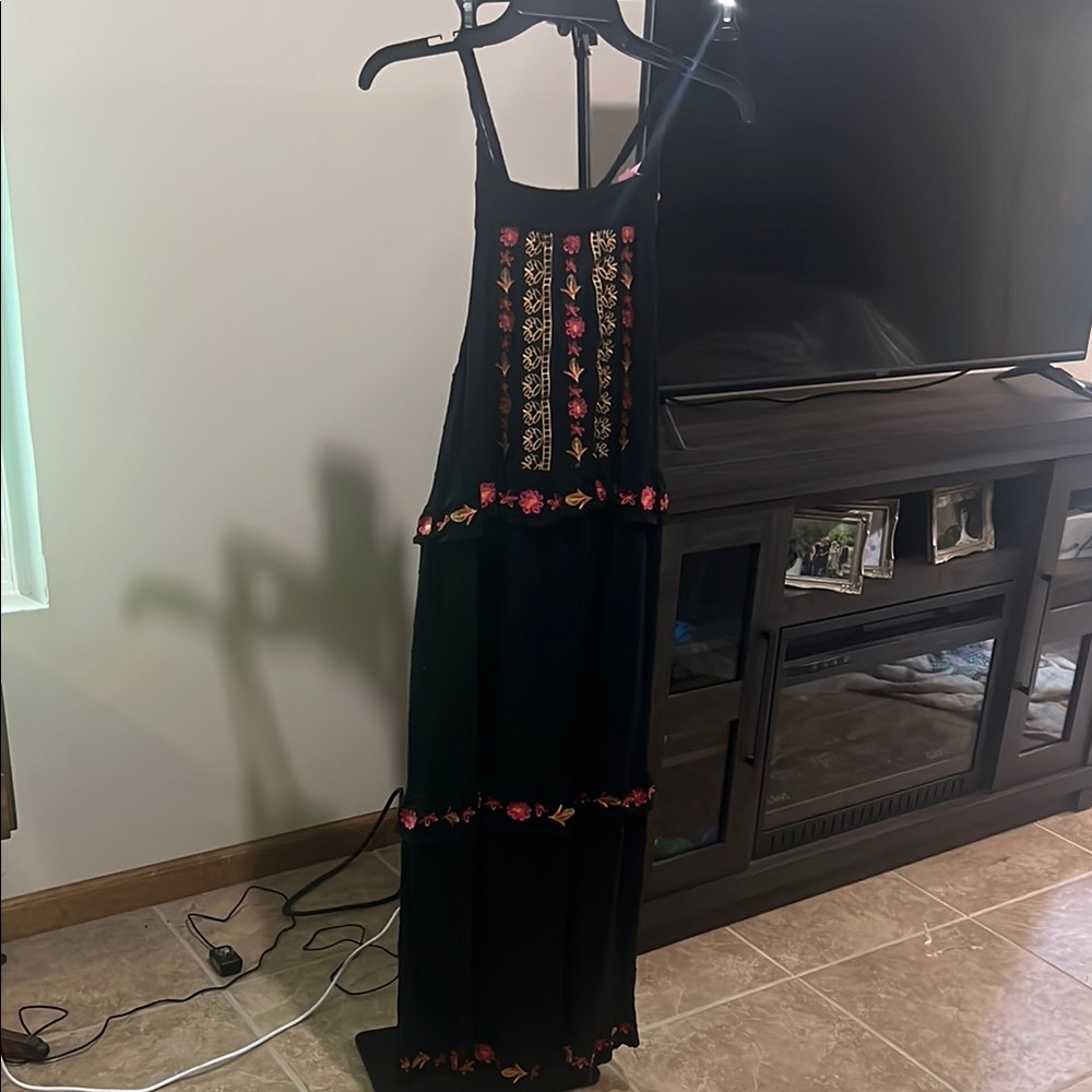tea n rose Black Maxi Dress with Pink Floral Embroidery